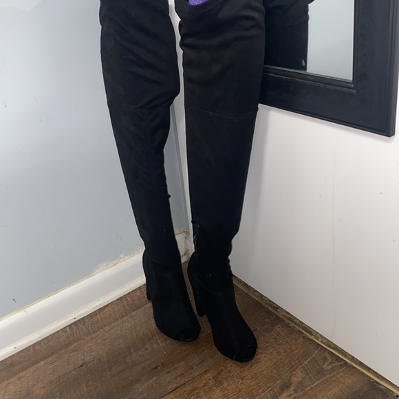 BLACK SUEDE OVER THE KNEE PEEP TOE BOOTS WITH CHUNKY HEEL SZ 7.5 - Picture 2 of 12